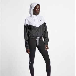 Nike Women's Sportswear Heritage Windrunner Jacket